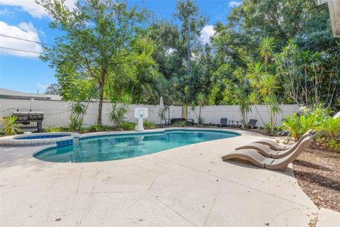 Villa ou maison à vendre à Saint Petersburg, Floride: 5 chambres, 238.94 m2 № 2402980 - photo 18