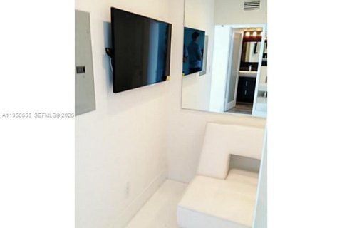 Condominio en alquiler en Miami Beach, Florida, 49.24 m2 № 2010577 - foto 20