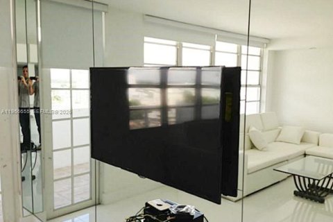 Condominio en alquiler en Miami Beach, Florida, 49.24 m2 № 2010577 - foto 21