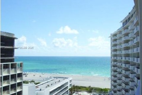 Estudio en el Condominio en Miami Beach, Florida  № 2010577