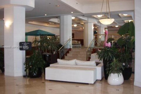 Condominio en alquiler en Miami Beach, Florida, 49.24 m2 № 2010577 - foto 28