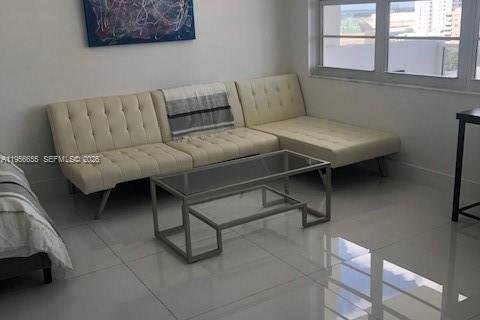Condominio en alquiler en Miami Beach, Florida, 49.24 m2 № 2010577 - foto 5