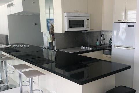 Condominio en alquiler en Miami Beach, Florida, 49.24 m2 № 2010577 - foto 16