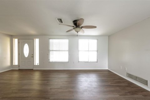 House in Englewood, Florida 2 bedrooms, 112.6 sq.m. № 2391492 - photo 10