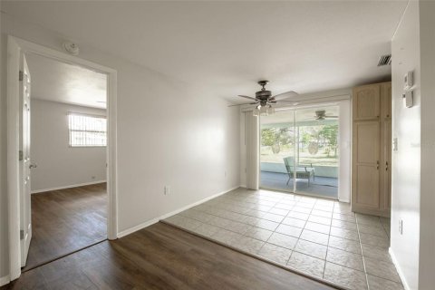 House in Englewood, Florida 2 bedrooms, 112.6 sq.m. № 2391492 - photo 12