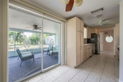 House in Englewood, Florida 2 bedrooms, 112.6 sq.m. № 2391492 - photo 15