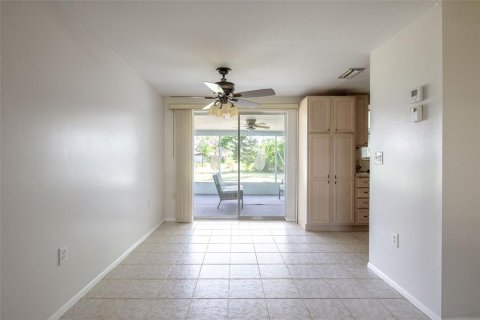 House in Englewood, Florida 2 bedrooms, 112.6 sq.m. № 2391492 - photo 13