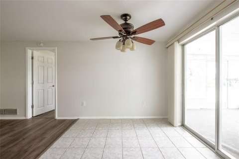 House in Englewood, Florida 2 bedrooms, 112.6 sq.m. № 2391492 - photo 14