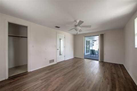 House in Englewood, Florida 2 bedrooms, 112.6 sq.m. № 2391492 - photo 25