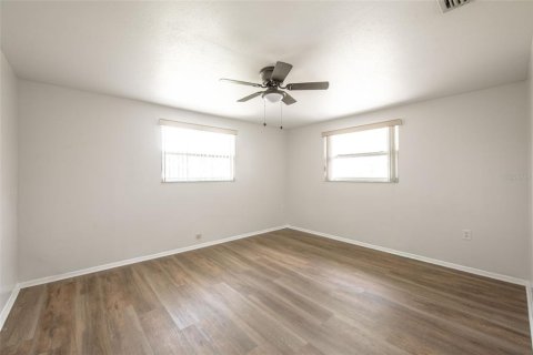 House in Englewood, Florida 2 bedrooms, 112.6 sq.m. № 2391492 - photo 19