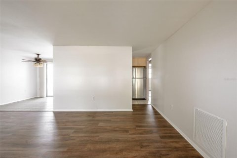 House in Englewood, Florida 2 bedrooms, 112.6 sq.m. № 2391492 - photo 6