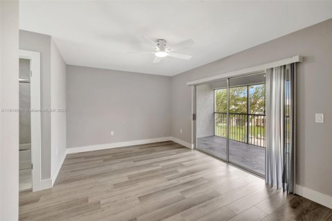 Купить кондоминиум в Маргит, Флорида 2 спальни, 90.12м2, № 1983241 - фото 16