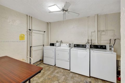 Купить кондоминиум в Маргит, Флорида 2 спальни, 90.12м2, № 1983241 - фото 28