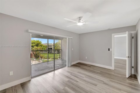 Купить кондоминиум в Маргит, Флорида 2 спальни, 90.12м2, № 1983241 - фото 17