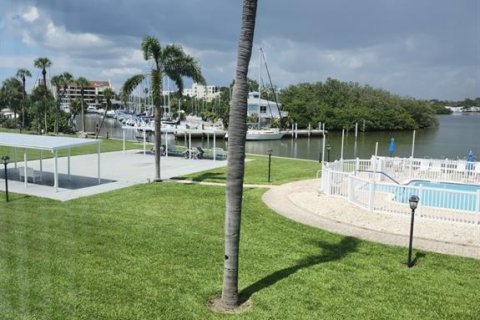 Condo in South Pasadena, Florida, 2 bedrooms № 2122156 - photo 7