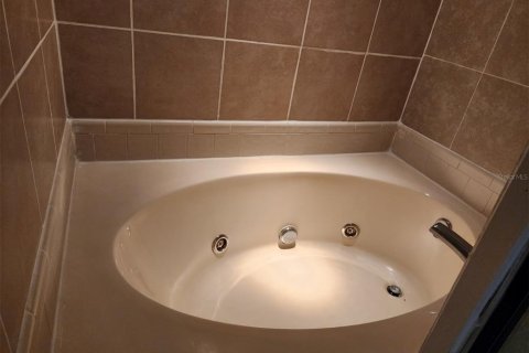 House in Gainesville, Florida 3 bedrooms, 168.52 sq.m. № 1907854 - photo 20