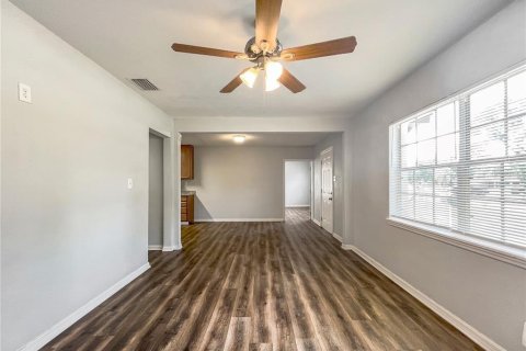 Villa ou maison à louer à Tampa, Floride: 4 chambres, 127.74 m2 № 2414025 - photo 4