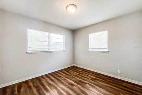 Villa ou maison à louer à Tampa, Floride: 4 chambres, 127.74 m2 № 2414025 - photo 11
