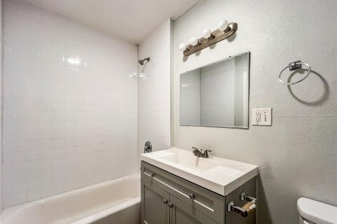 Villa ou maison à louer à Tampa, Floride: 4 chambres, 127.74 m2 № 2414025 - photo 9