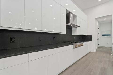 Купить виллу или дом в Лейквуд Ранч, Флорида 10 комнат, 334.82м2, № 2224900 - фото 22