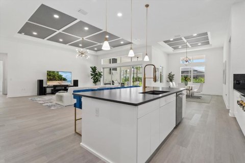 Купить виллу или дом в Лейквуд Ранч, Флорида 10 комнат, 334.82м2, № 2224900 - фото 21