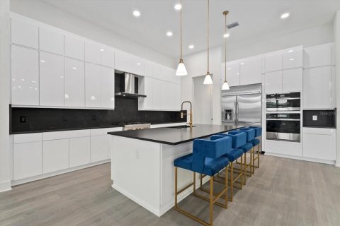 Купить виллу или дом в Лейквуд Ранч, Флорида 10 комнат, 334.82м2, № 2224900 - фото 17