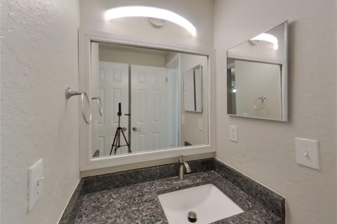 Villa ou maison à louer à Tampa, Floride: 3 chambres, 130.71 m2 № 1912422 - photo 7