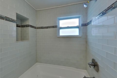 Villa ou maison à louer à Tampa, Floride: 3 chambres, 130.71 m2 № 1912422 - photo 8