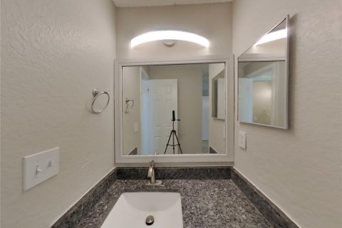 Villa ou maison à louer à Tampa, Floride: 3 chambres, 130.71 m2 № 1912422 - photo 6