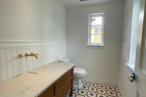 Купить виллу или дом в Корал-Гейблс, Флорида 4 спальни, 274.8м2, № 1956631 - фото 14