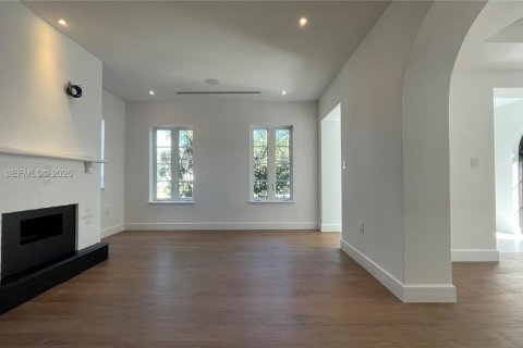 Casa en venta en Coral Gables, Florida, 4 dormitorios, 274.8 m2 № 1956631 - foto 21