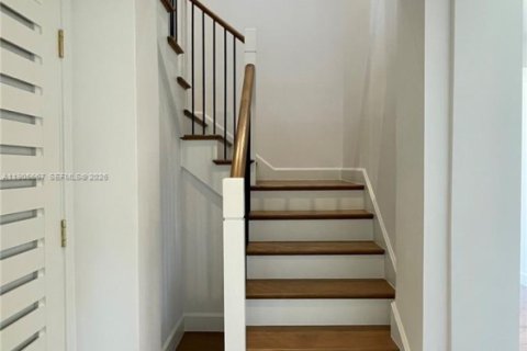 Casa en venta en Coral Gables, Florida, 4 dormitorios, 274.8 m2 № 1956631 - foto 28