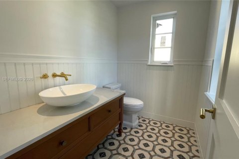 Casa en venta en Coral Gables, Florida, 4 dormitorios, 274.8 m2 № 1956631 - foto 24