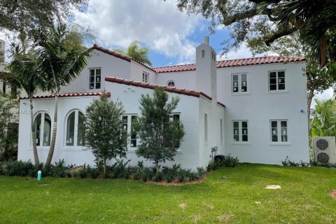 Villa ou maison à vendre à Coral Gables, Floride: 4 chambres № 1956631 - photo 2