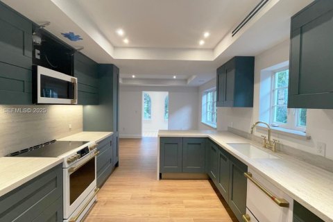 Купить виллу или дом в Корал-Гейблс, Флорида 4 спальни, 274.8м2, № 1956631 - фото 10