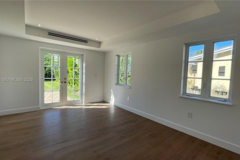 Casa en venta en Coral Gables, Florida, 4 dormitorios, 274.8 m2 № 1956631 - foto 25