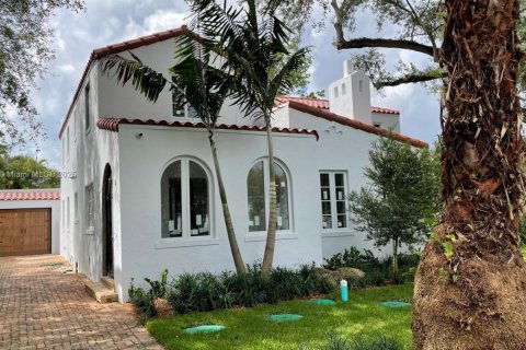 Villa ou maison à vendre à Coral Gables, Floride: 4 chambres № 1956631 - photo 1