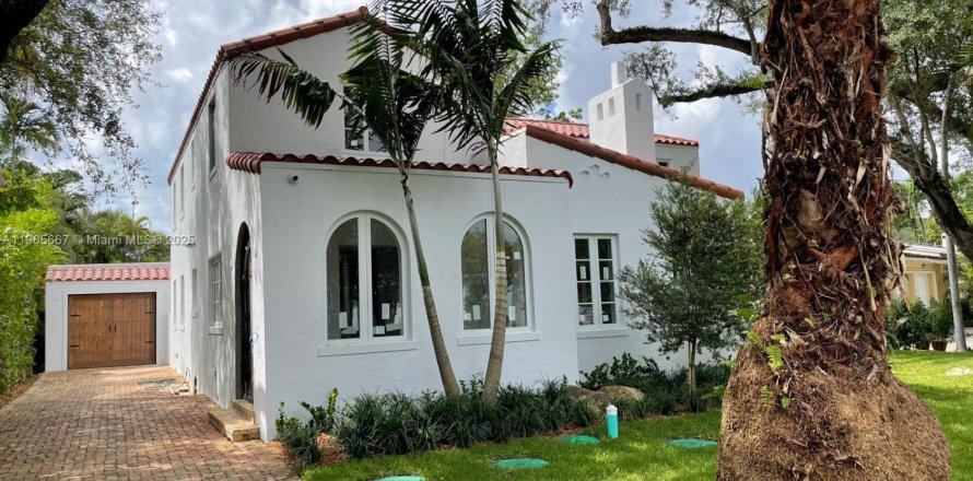 Villa ou maison à Coral Gables, Floride 4 chambres № 1956631