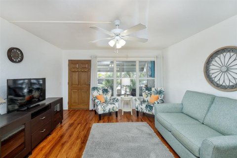 Condo in Kenneth City, Florida, 1 bedroom  № 1771878 - photo 5