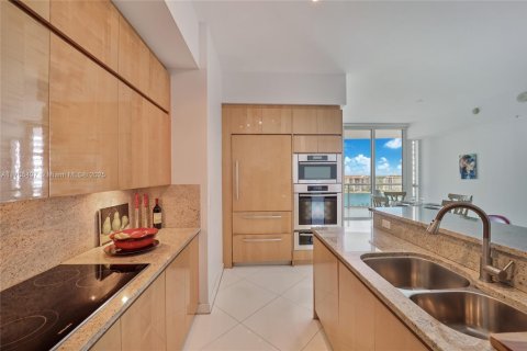 Condominio en venta en Miami Beach, Florida, 2 dormitorios, 134.06 m2 № 1951998 - foto 3