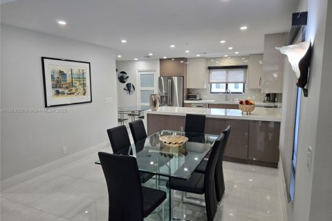 Condominio en venta en Delray Beach, Florida, 2 dormitorios, 173.82 m2 № 1890311 - foto 2