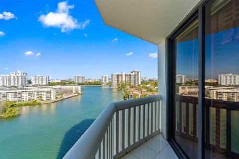 Condominio en alquiler en Aventura, Florida, 3 dormitorios, 181.16 m2 № 2032589 - foto 12