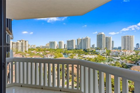 Condominio en alquiler en Aventura, Florida, 3 dormitorios, 181.16 m2 № 2032589 - foto 17