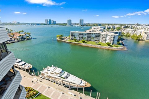 Condominio en alquiler en Aventura, Florida, 3 dormitorios, 181.16 m2 № 2032589 - foto 14