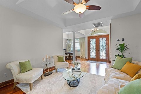 House in Groveland, Florida 5 bedrooms, 381.46 sq.m. № 1870843 - photo 5