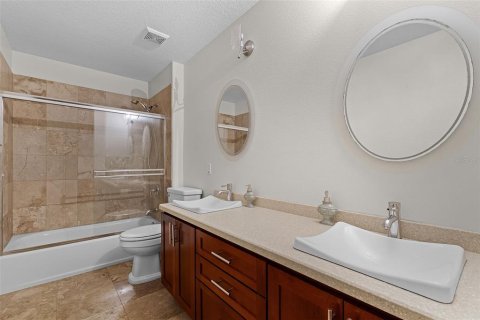 House in Groveland, Florida 5 bedrooms, 381.46 sq.m. № 1870843 - photo 18
