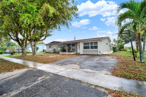 Casa en Pembroke Pines, Florida 4 dormitorios, 135.27 m2 № 2050388