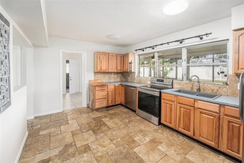 Villa ou maison à vendre à Clearwater, Floride: 2 chambres, 103.12 m2 № 1915215 - photo 5