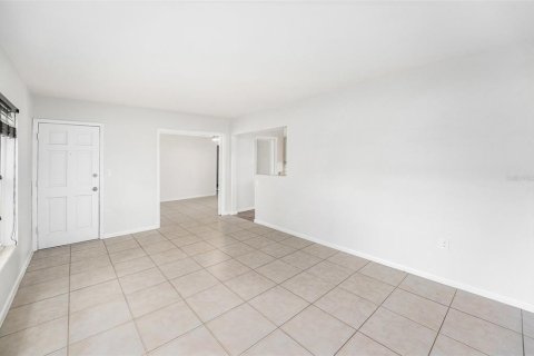 Villa ou maison à vendre à Clearwater, Floride: 2 chambres, 103.12 m2 № 1915215 - photo 9