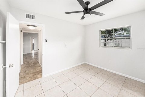 Villa ou maison à vendre à Clearwater, Floride: 2 chambres, 103.12 m2 № 1915215 - photo 14